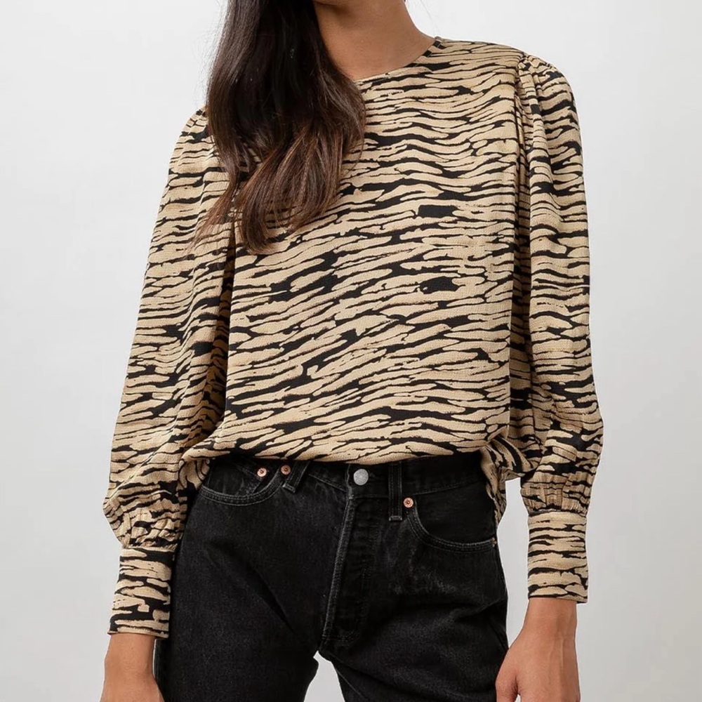 Rails Rozz Canyon Golden Brown Long Sleeve Top Womens XS NWOT Tiger Print Blouse